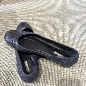 Bottega Veneta Leather round Toe Flats